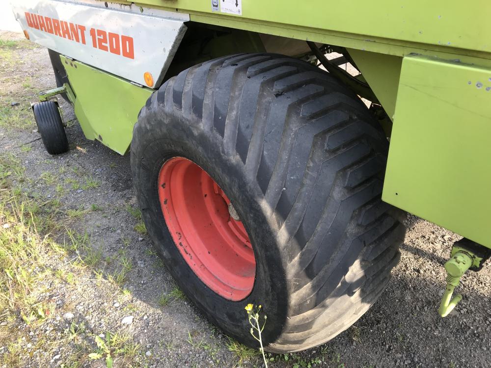 Presse , claas , quadrant 1200,