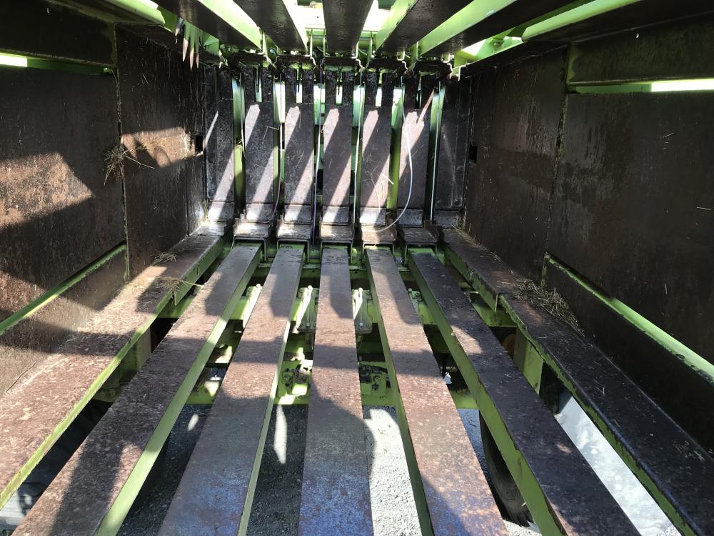 Presse , claas , quadrant 1200,