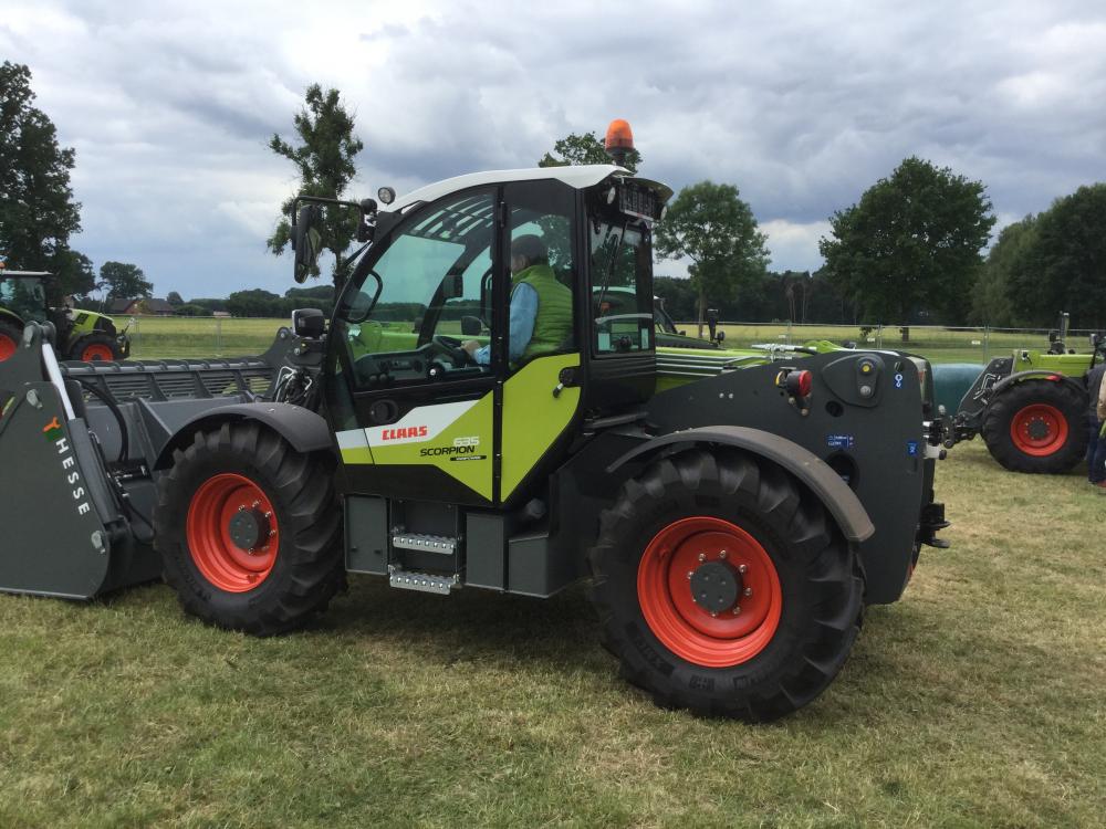 TELESCOPIQUE , claas 732 , scorpion , 7m , 3,2 t 